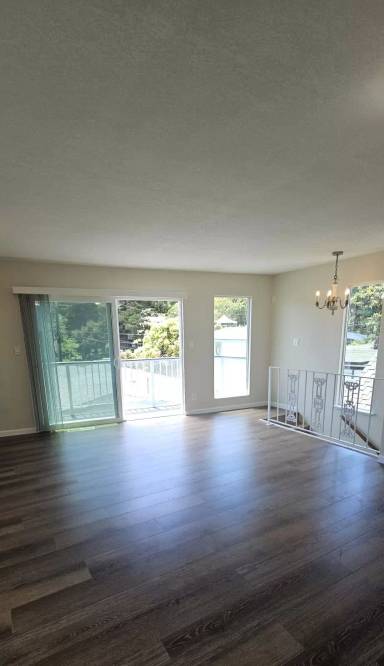 Main picture of 497 Riverview Dr