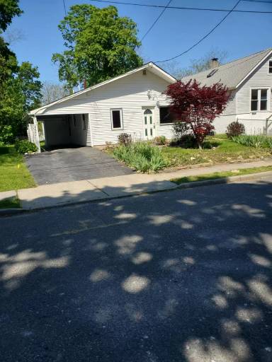 Main picture of 104 Anelve Ave