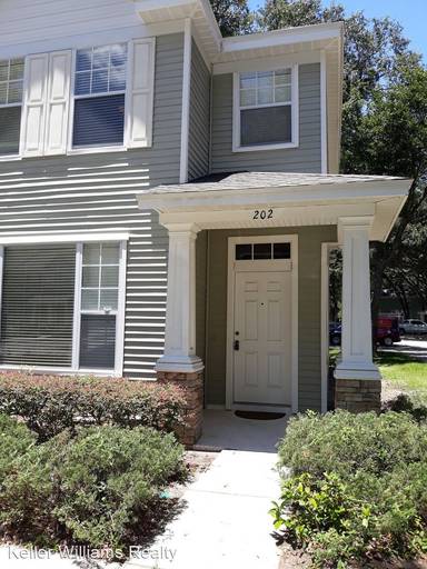 Main picture of 202 Golden Pond Ct