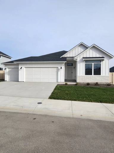 Main picture of 3072 N Bowknot Lake Ave