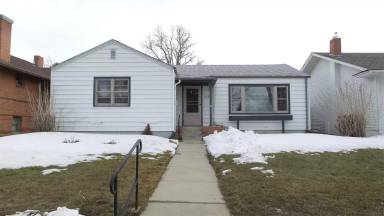 Main picture of 419 E 11th St