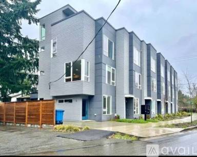 Main picture of 10839 11th Ave NE