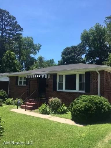 Main picture of 2739 Catalina Ave