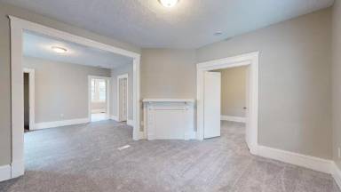 Main picture of 2053 W 99th St