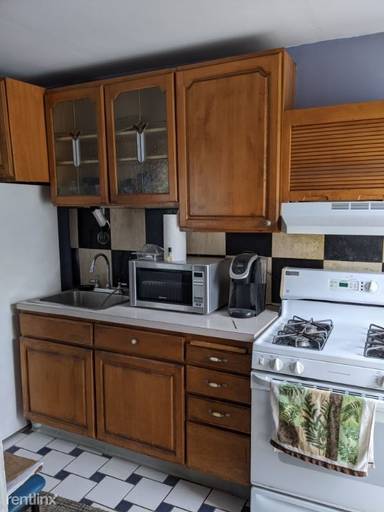 Main picture of 124 N 13th St