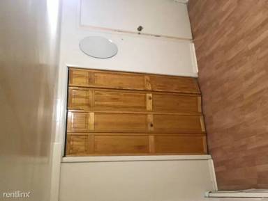 Main picture of 15 Oak Pl