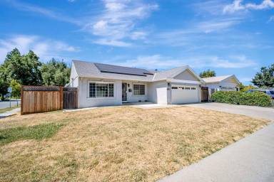 Main picture of 7553 Hazelnut Dr