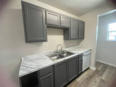 Main picture of 5217 Calloway St
