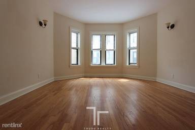 Main picture of 4038 N Ashland Ave