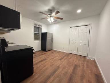 Main picture of 318 N Paca St