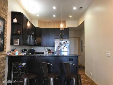 Main picture of 1750 W Augusta Blvd