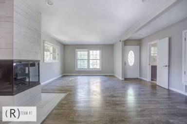 Main picture of 6626 Moorcroft Ave