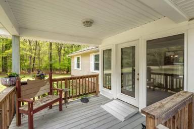 Main picture of 720 Marthas Chapel Rd