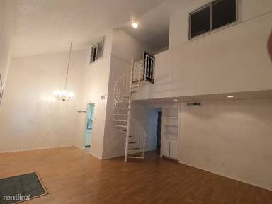 Main picture of 2401 Leon St