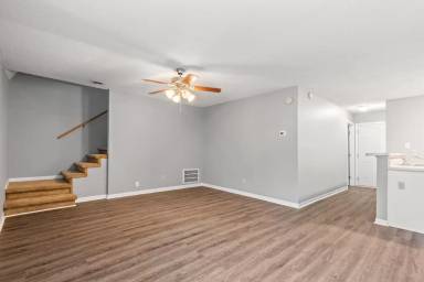 Main picture of 4439 Townhouse Way