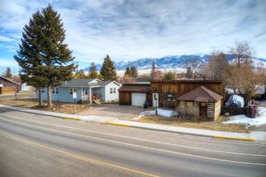 Main picture of 401 S Main St