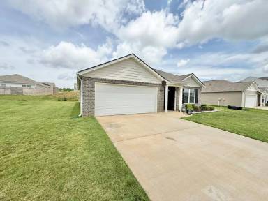 Main picture of 117 Crescent Cir