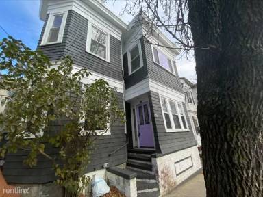 Main picture of 45 Cottage St