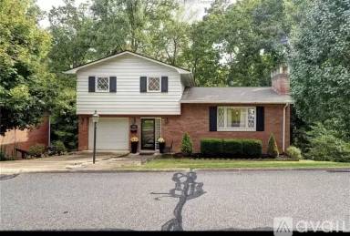 Main picture of 1506 Village Dr