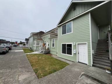 Main picture of 204 W Del Norte St