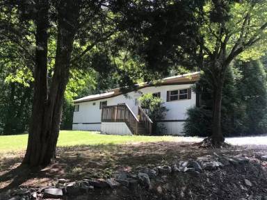Main picture of 5888 Midway School Rd
