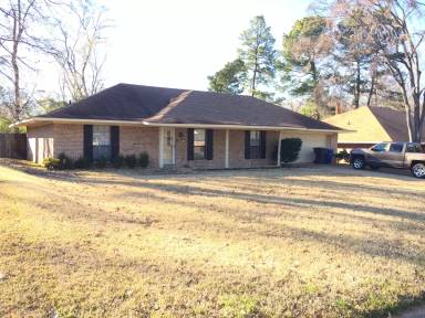 Main picture of 8912 Twelve Oaks Dr