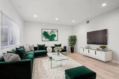 Main picture of 7043 Jordan Ave