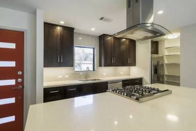 Main picture of 1404 Hillcrest Dr