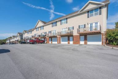 Main picture of 614 Grays Pointe Ct