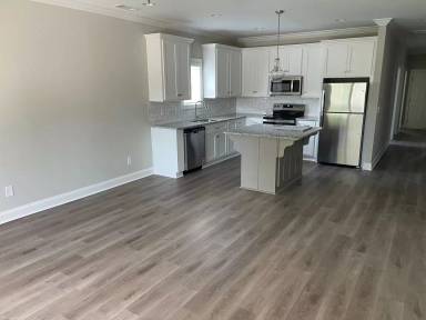 Main picture of 1302 Spring Dr