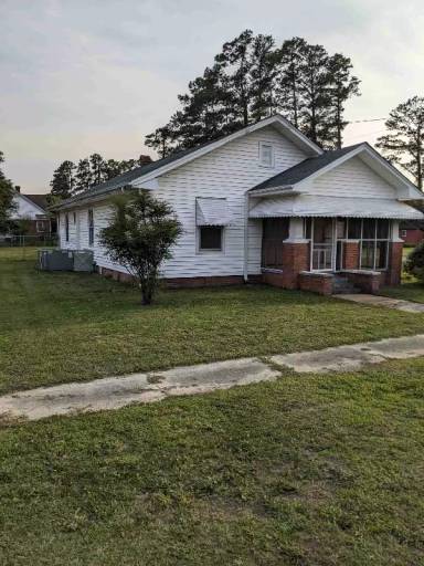 Main picture of 502 E Chapel St