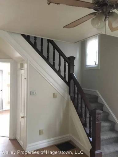 Main picture of 200 W 3rd St