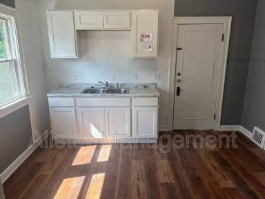Main picture of 11909 Parkhill Ave