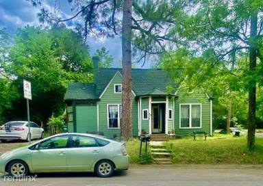 Main picture of 915 W Collins St