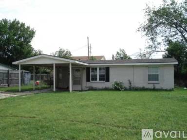 Main picture of 1912 Karen Dr