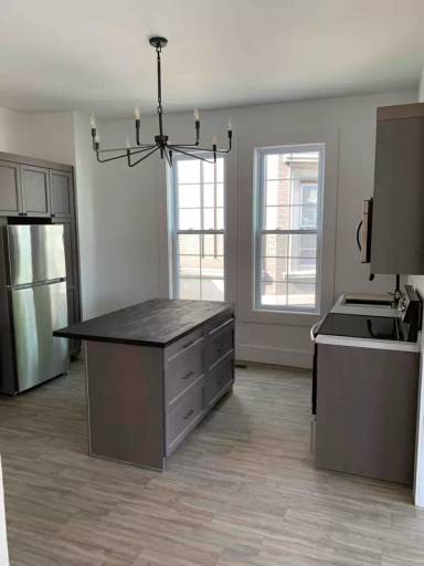 Main picture of 39 W Washington St