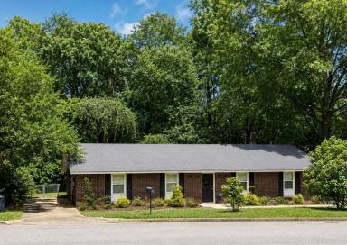 Main picture of 109 Maple St