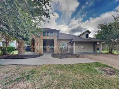 Main picture of 2172 Liriope Ln