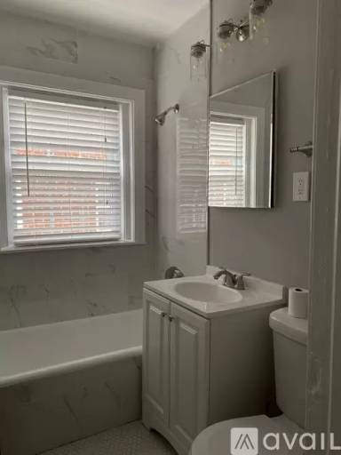 Main picture of 129 E 46th St