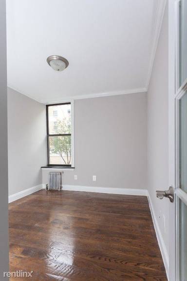 Main picture of 343 E 8th St