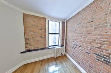 Main picture of 68 Clinton St