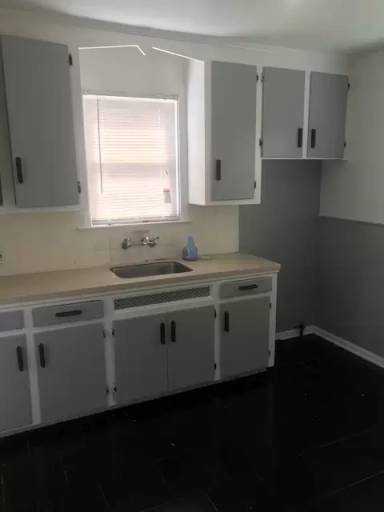 Main picture of 15015 Lincoln Ave