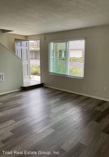 Main picture of 1733 Ramona Ave