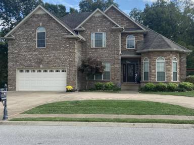Main picture of 141 Roanoke Station Cir