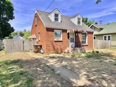 Main picture of 2809 Bildahl St