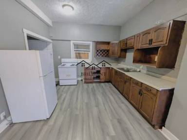 Main picture of 2239 E 34th St