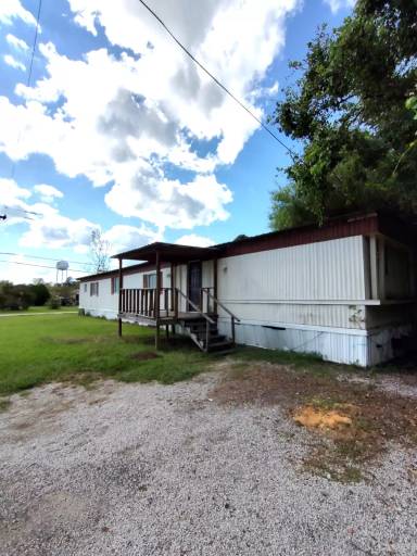 Main picture of 305 E Allums St