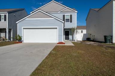 Main picture of 143 Davila St