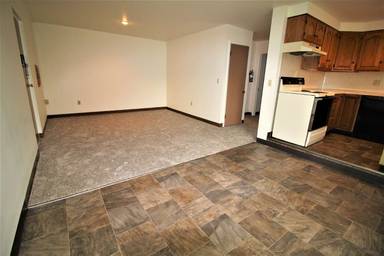 Main picture of 215 W 4th St