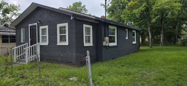 Main picture of 2116 Mc Millan Street - 1